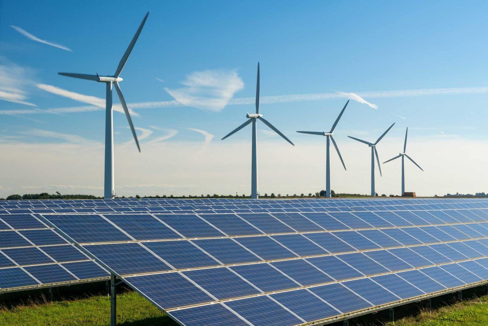 wind-turbine-energy-generaters-on-wind-farm-ZWV9YWY-min(1)